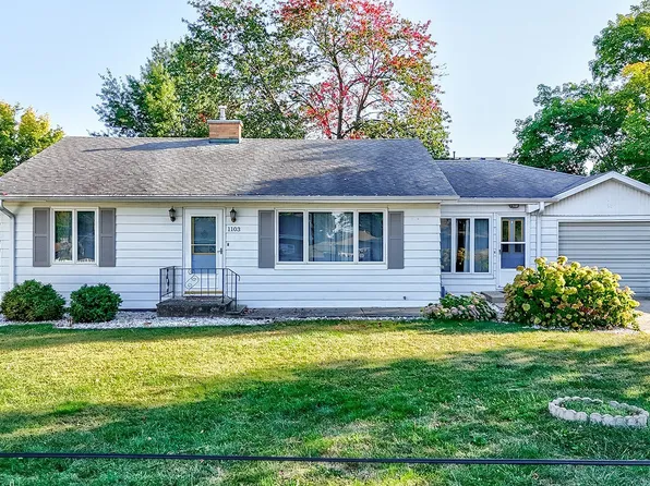 1103 4h Rd, Ottawa, IL 61350