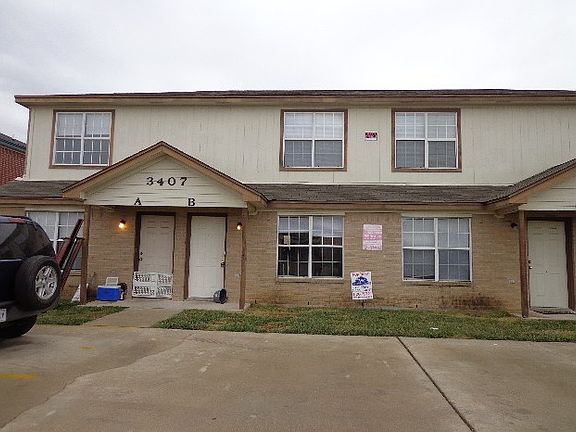 2nd image of 3407 Barcelona Dr APT B