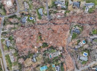 813 E Saddle River Rd, Ho Ho Kus, NJ 07423