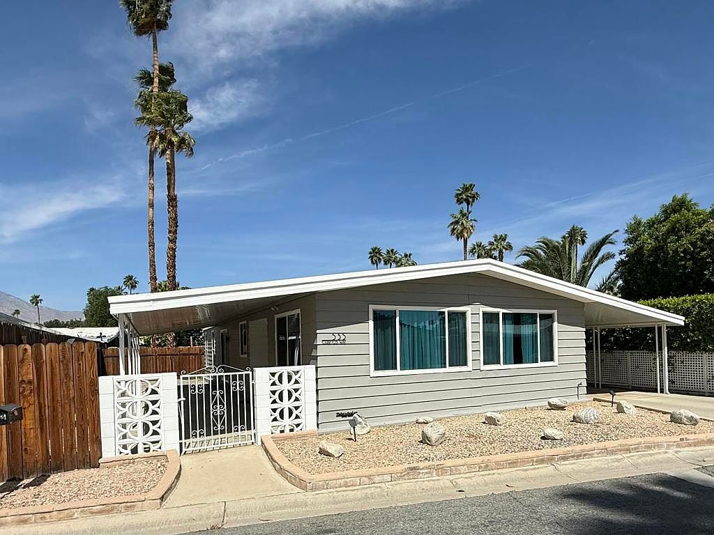535 Cerritos Way