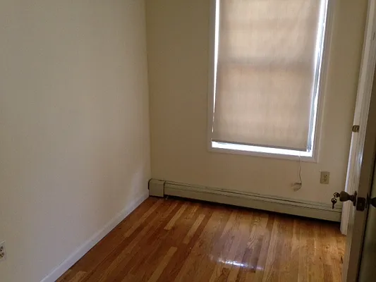 Rented by Premier Metro Realty Corp | media 30