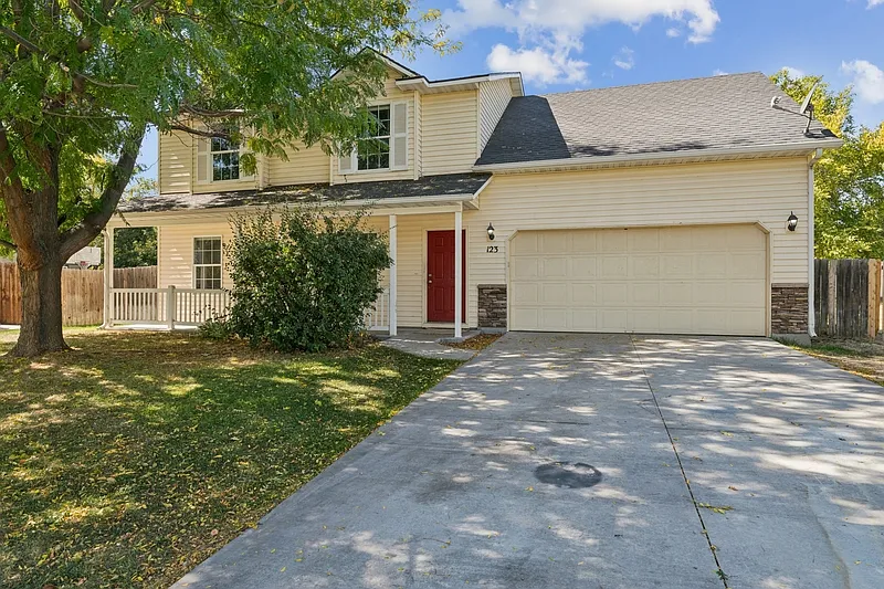 4 bed, 2.5 bath, 1620 sqft, $2,295 — Photo 2