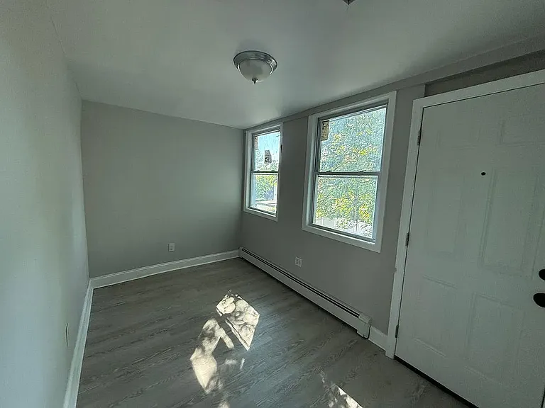 591 S 19th St #5C — Photo 3