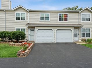 426 Normandie Ln, Round Lake Beach, IL