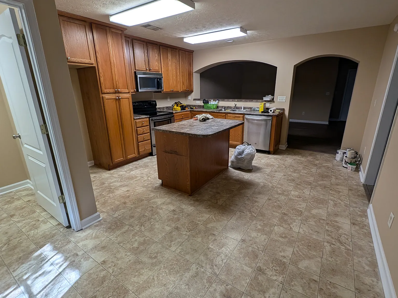 3 bed, 1327 sqft, $1,400 — Photo 4
