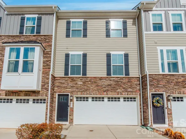 411 Lahinch Dr, Tega Cay, SC 29708