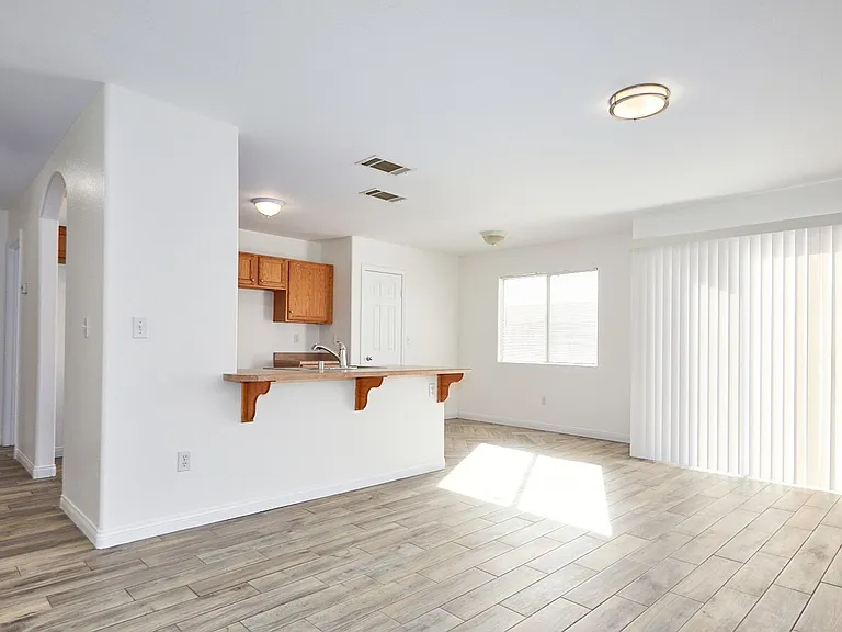 25029 Avenida Laredo — Photo 4