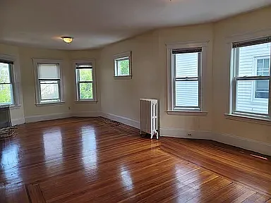 3 bed, 999 sqft, $2,995 — Photo 3