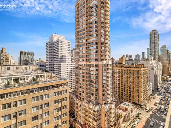 169 East 69th Street 19A image 3 of 12