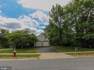 112 Seneca Ridge Dr, Sterling, VA 20164