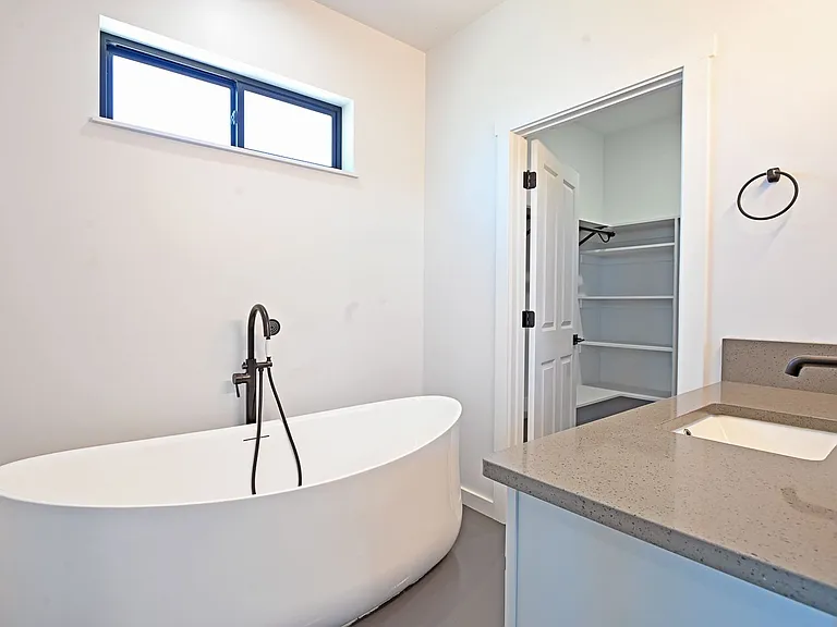 1495 Oxbow Dr — Photo 45