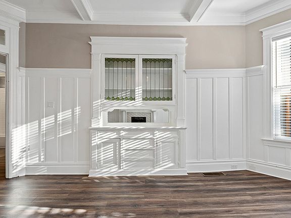 2nd image of 1733 Larkin St #1733