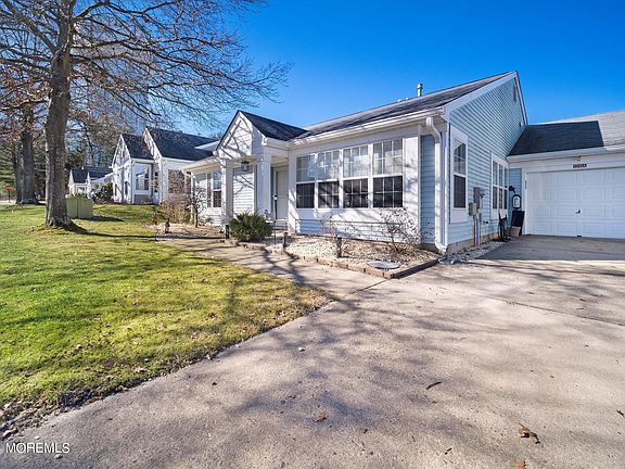 2nd image of 1241 Thornbury Lane #A