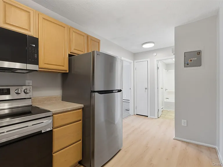 614 Fox Run Ln #614 — Photo 6