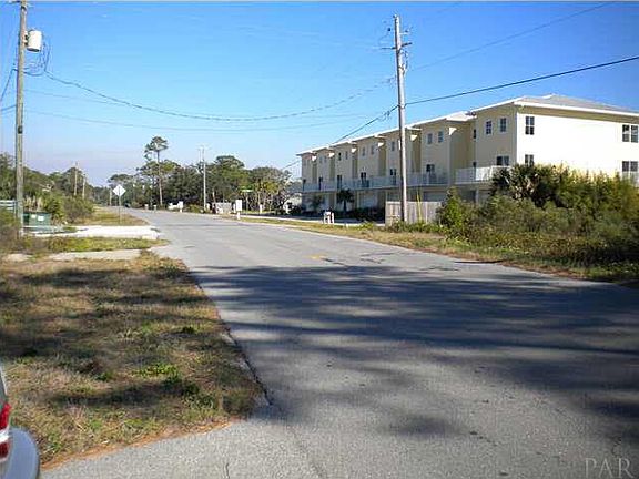 4th image of 2720/2722 Bay St