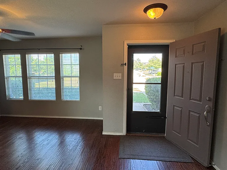 13287 Fowler Dr — Photo 4