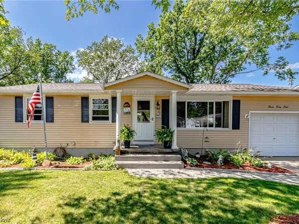 1148 Sweetbriar Dr, Vermilion, OH 44089