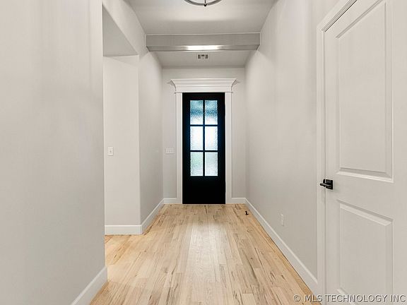 2nd image of 14167 S Evanston Ave