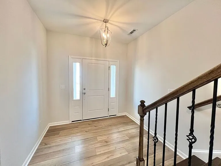 109 Hickory Plains Rd — Photo 2