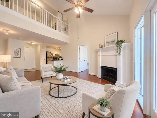 501 Hungerford Dr APT 438, Rockville, MD 20850