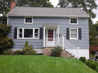 17 Rockmere Rd, Norwalk, CT 06851