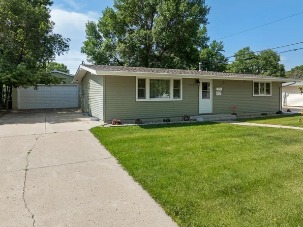 1915 W Central Ave, Minot, ND 58701
