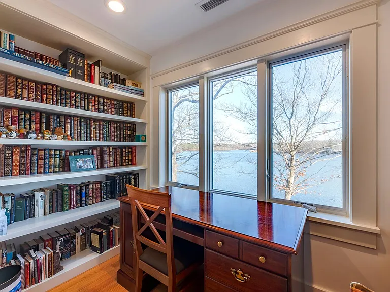 22 Wolf Swamp Ln — Photo 15
