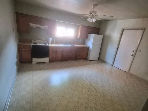 2nd image of 404 E Main St #2
