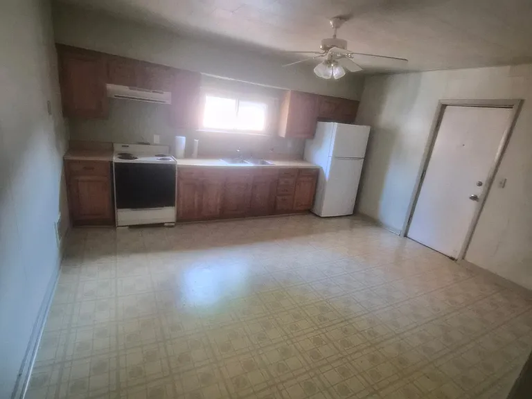 404 E Main St #2 — Photo 2