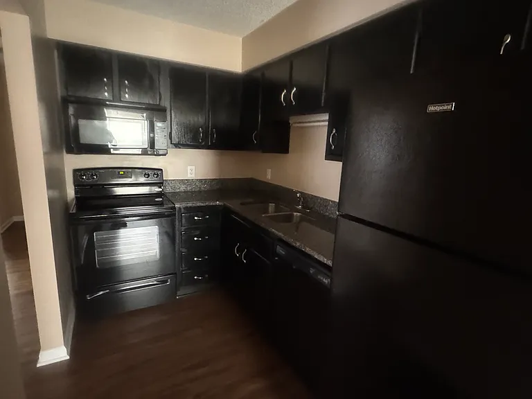 516 Patricia Ln #35 — Photo 4