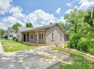 986 Newfound St, Canton, NC 28716