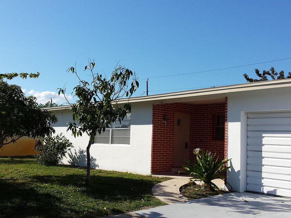 1st image of 410 Cassia Blvd