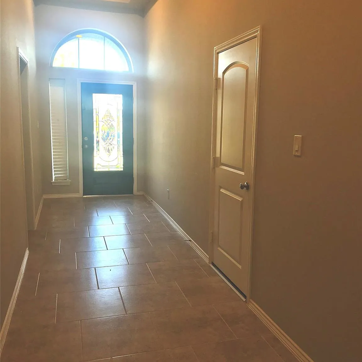 4 bed, 3.0 bath, 2495 sqft, $2,995 — Photo 3