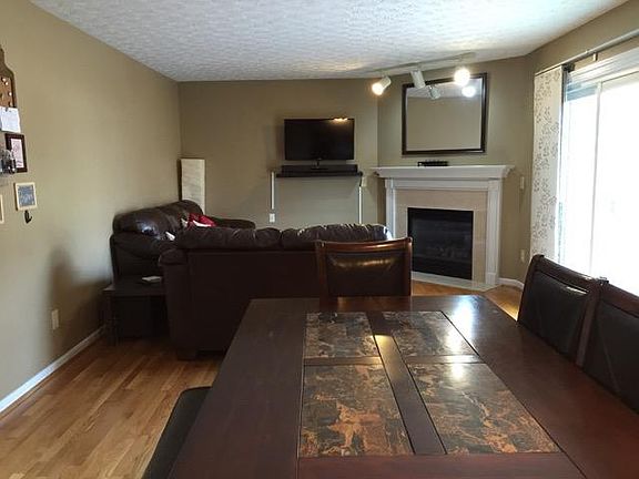 5th image of 8 Barnwood Ct