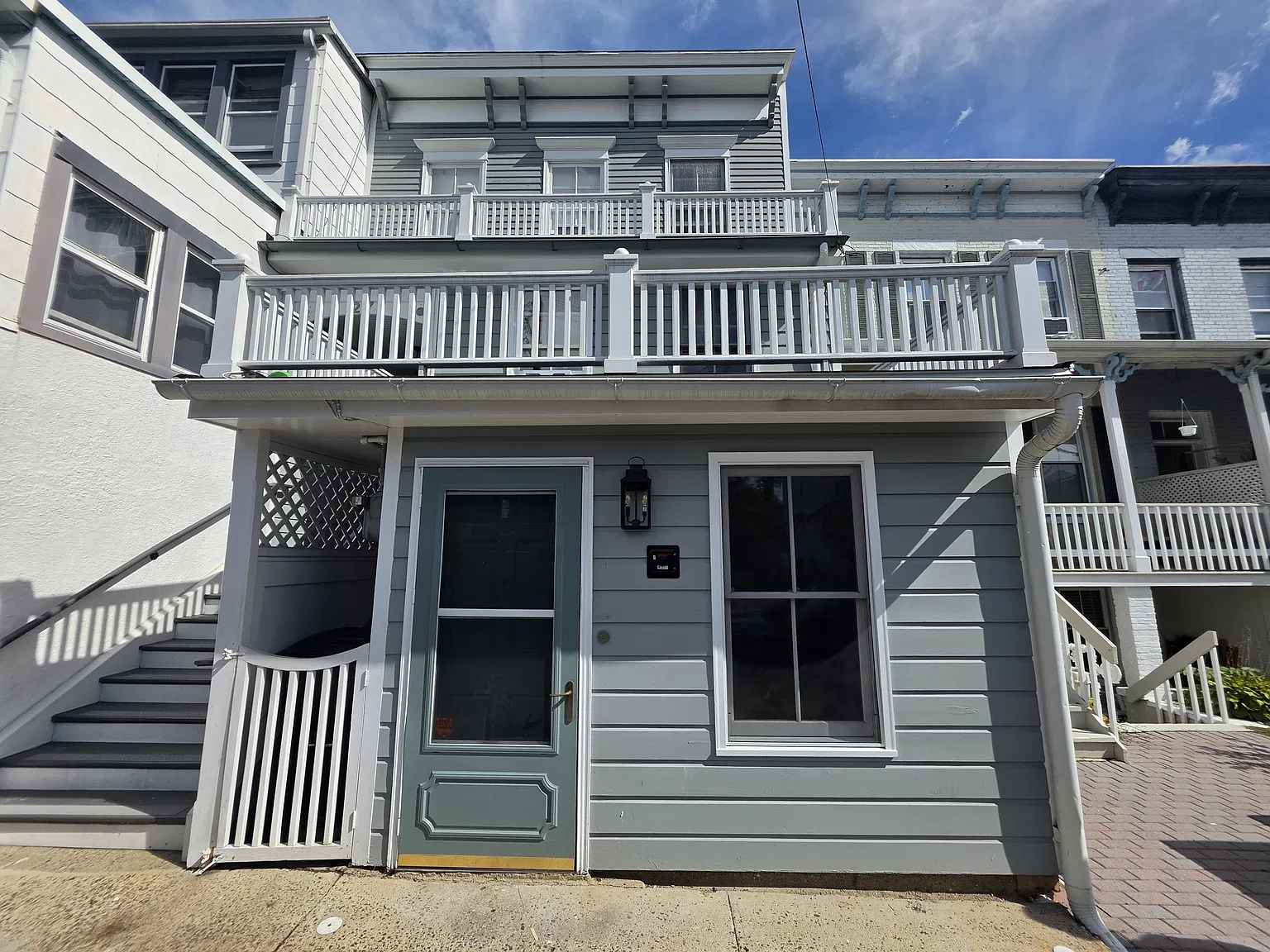 2 bed, 850 sqft, $2,995 — Photo 2