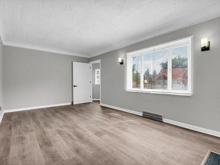 16639 Ward St — Photo 3