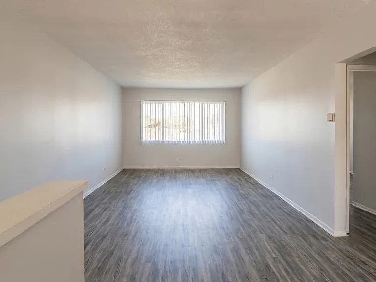 8425 S Western Ave #9 — Photo 4