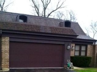 2740 Wilshire Ln, Northbrook, IL