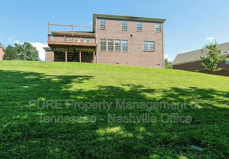 1214 Broadmoor Cir — Photo 43