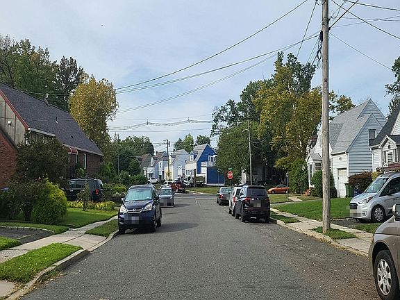 5th image of 573 Berlant Ave