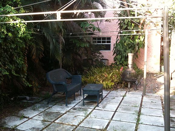 3rd image of 320 Dartmouth Dr