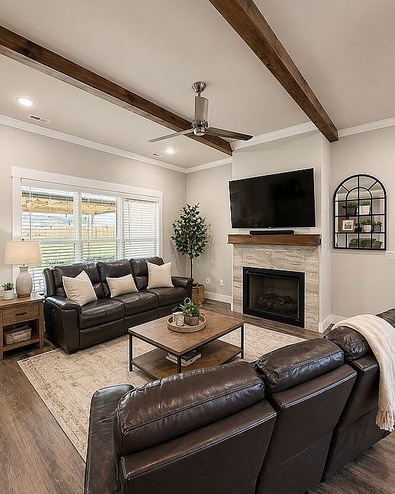 1st image of 1100 Seay Cir
