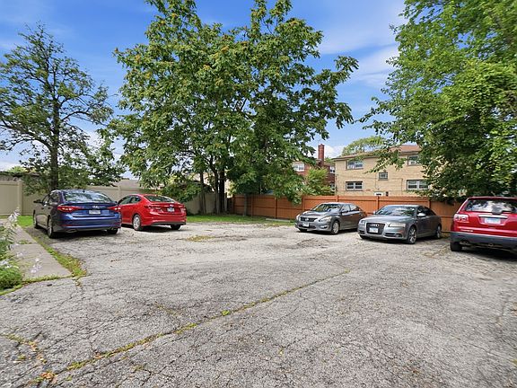 5th image of 10500 Lyman Ave