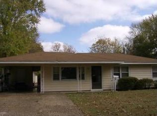 1640 Davis St, Conway, AR 72032