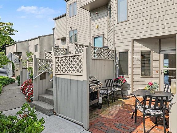 4th image of 12 Seabreeze Ln