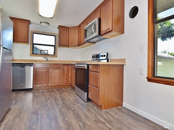5th image of 5057 Painter St NW