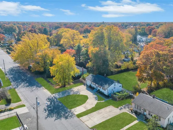 1070 Ocean Avenue, Bay Shore, NY 11706