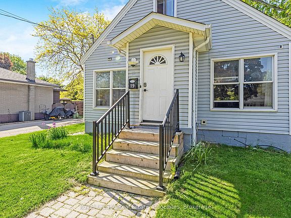 3rd image of 19 Beaucourt Rd