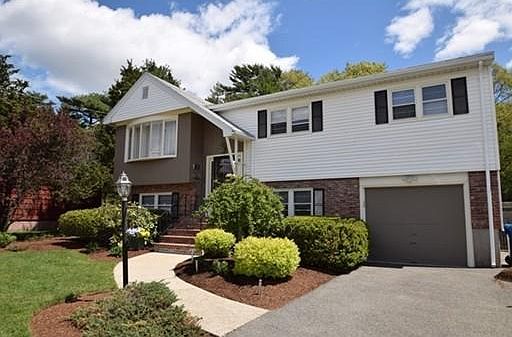 1st image of 11 Reservoir Dr
