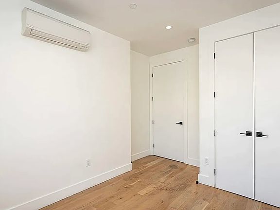 4th image of 246 Boerum St #2RR
